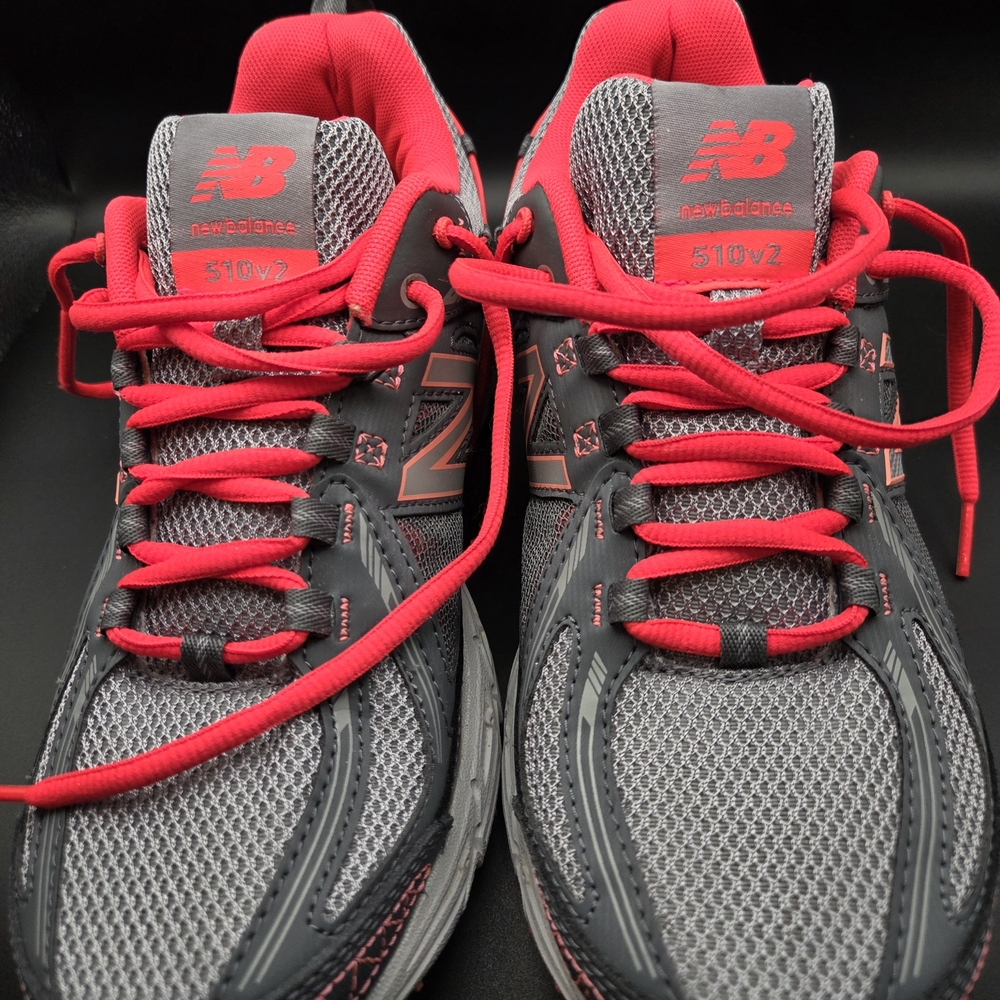 New Balance Women's Gray/Pink/Orange Trail Shoes WT510TP2 Sz 9B